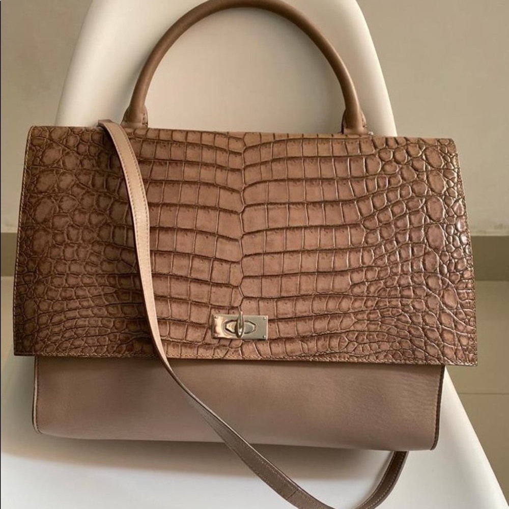 🔴SOLD🔴 GIVENCHY Crocodile Embossed Medium Shark Lock